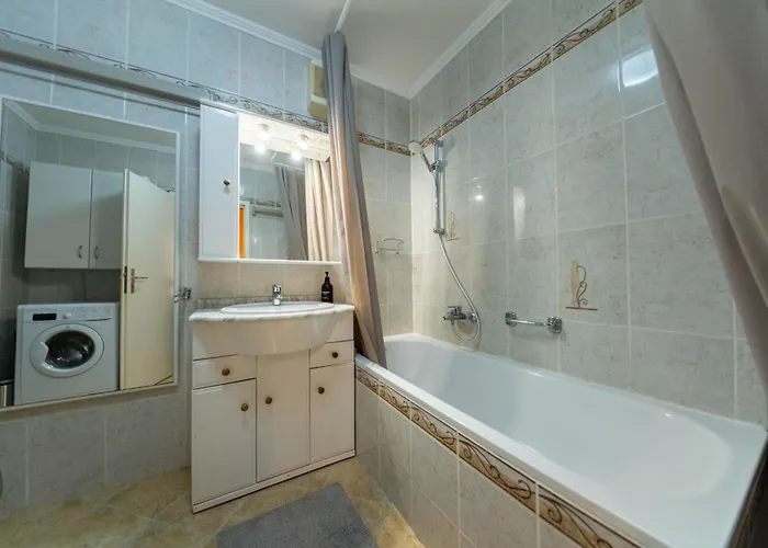 Panorama Danube View 3br Balcony Garage Ac