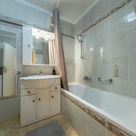 Panorama Danube View 3br Balcony Garage Ac